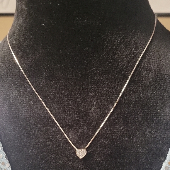 925 Elegant Silver Heart Pendant Necklace NWOT - Picture 1 of 3